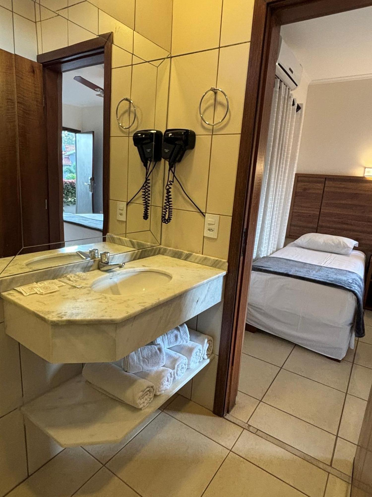 Hotel Roda D'Agua Andradina Quarto foto