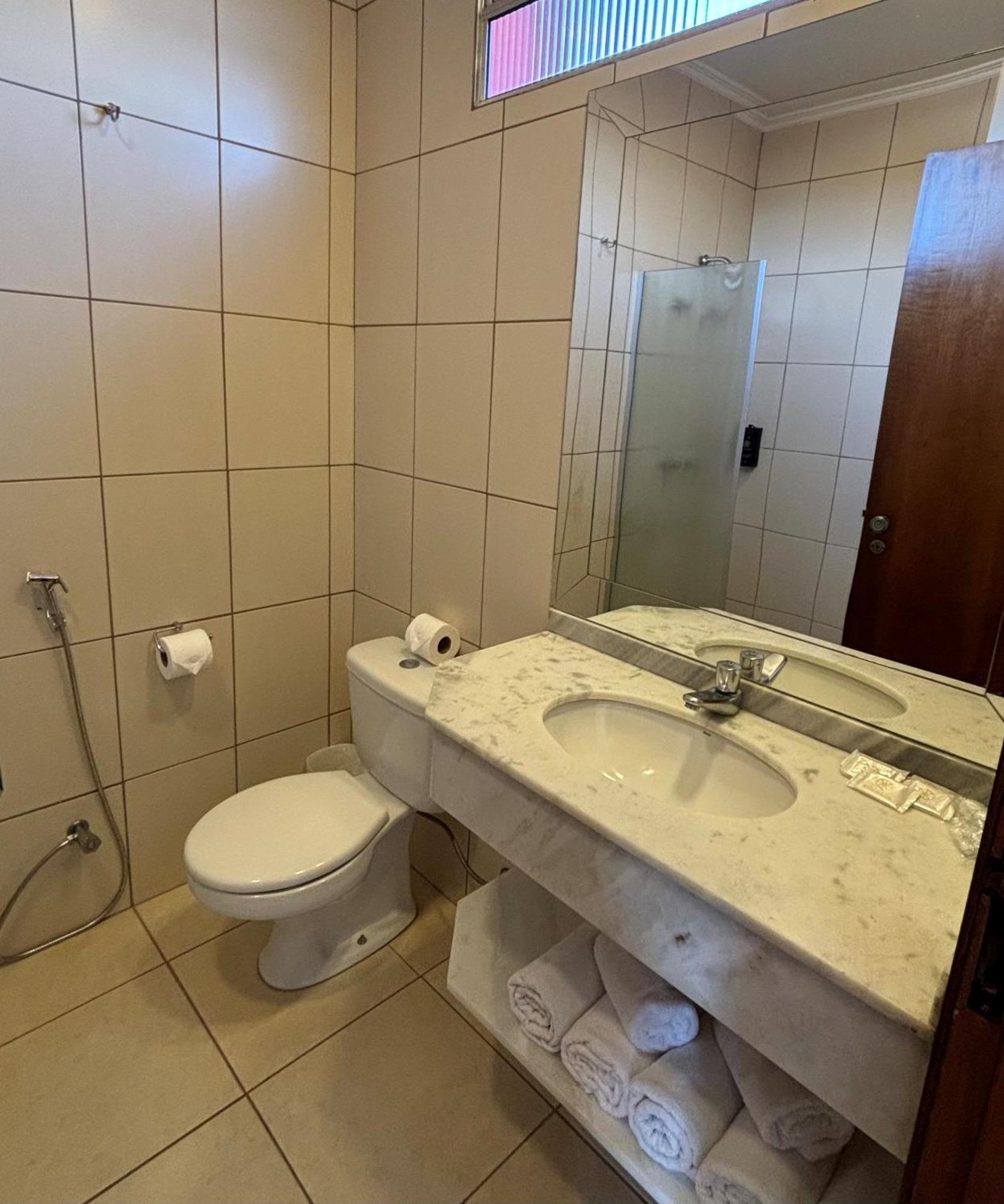Hotel Roda D'Agua Andradina Quarto foto